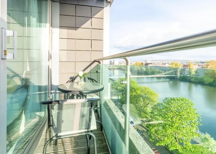 Luxury Riverview City Centre Apartment