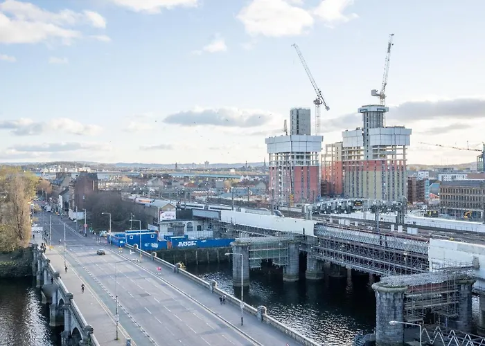 Luxury Riverview City Centre Apartment