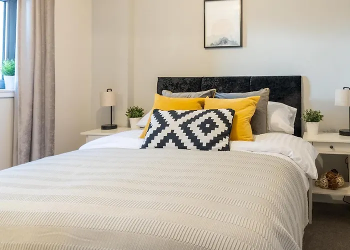 Luxury Riverview City Centre Apartment